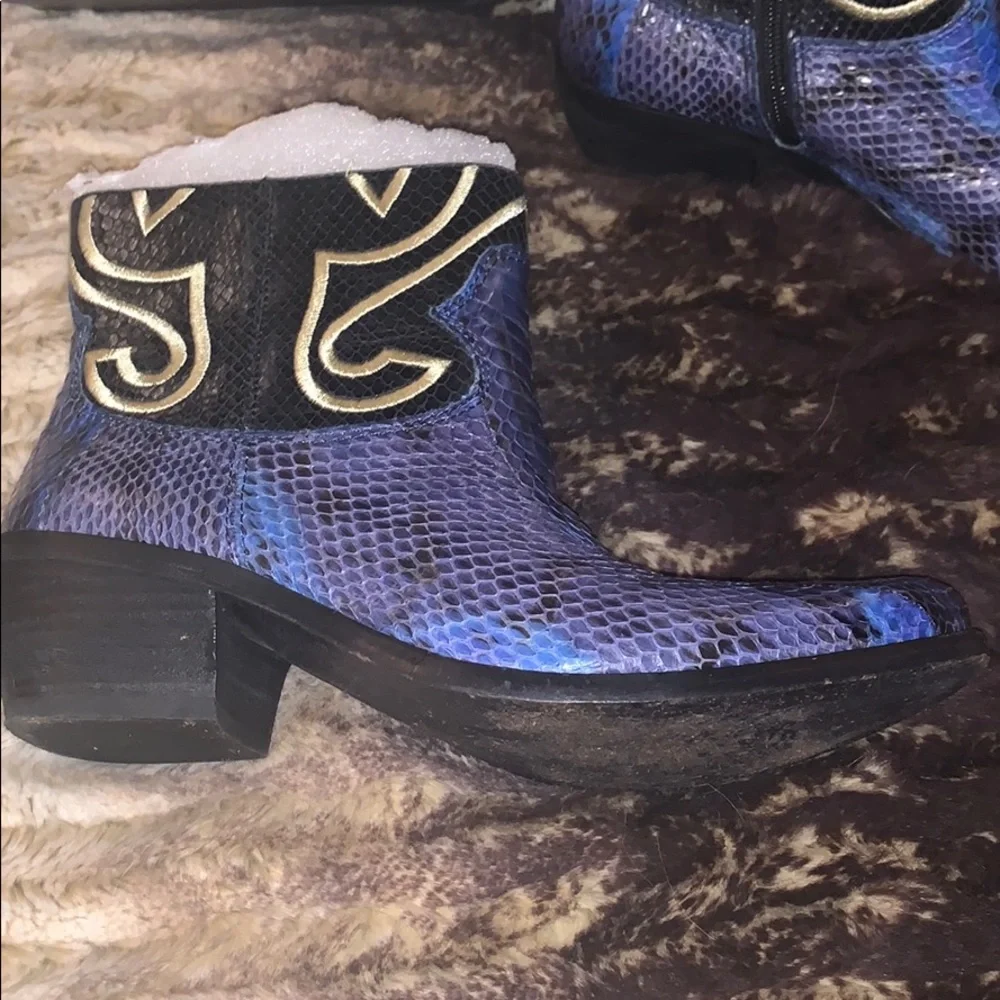Vince Camuto Calina Ankle Boots